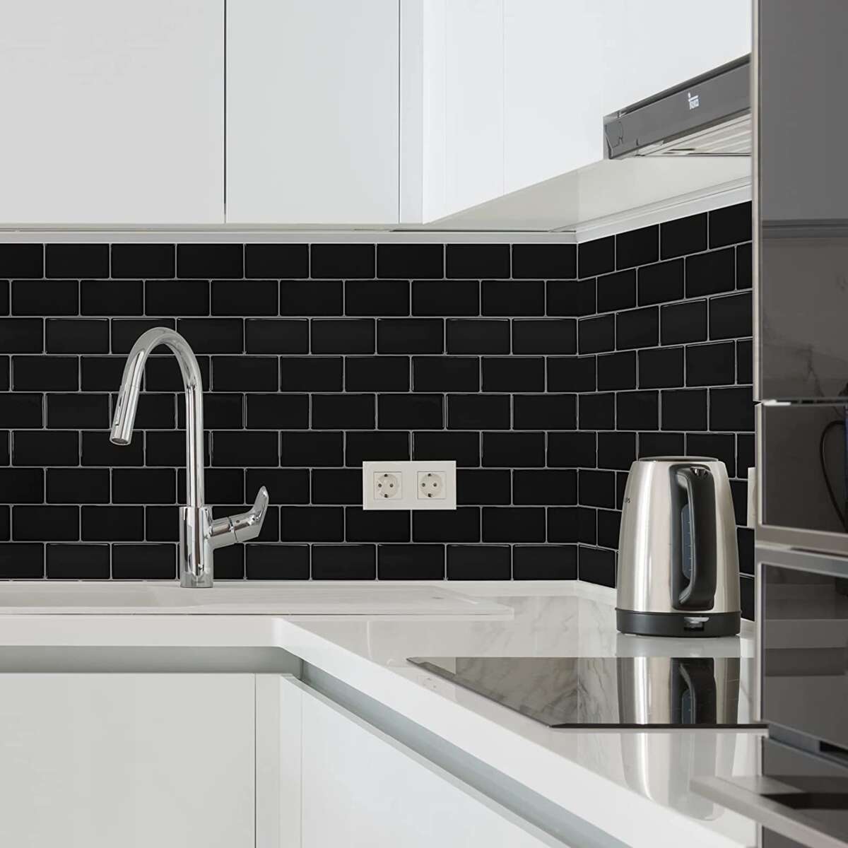 Selvklebende flis, svart Subway 10 pk.