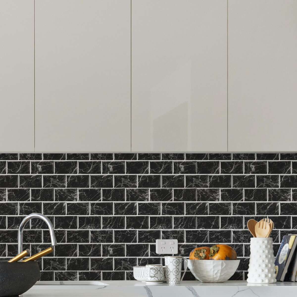 Selvklebende flis svart marmor Subway 10 pk.