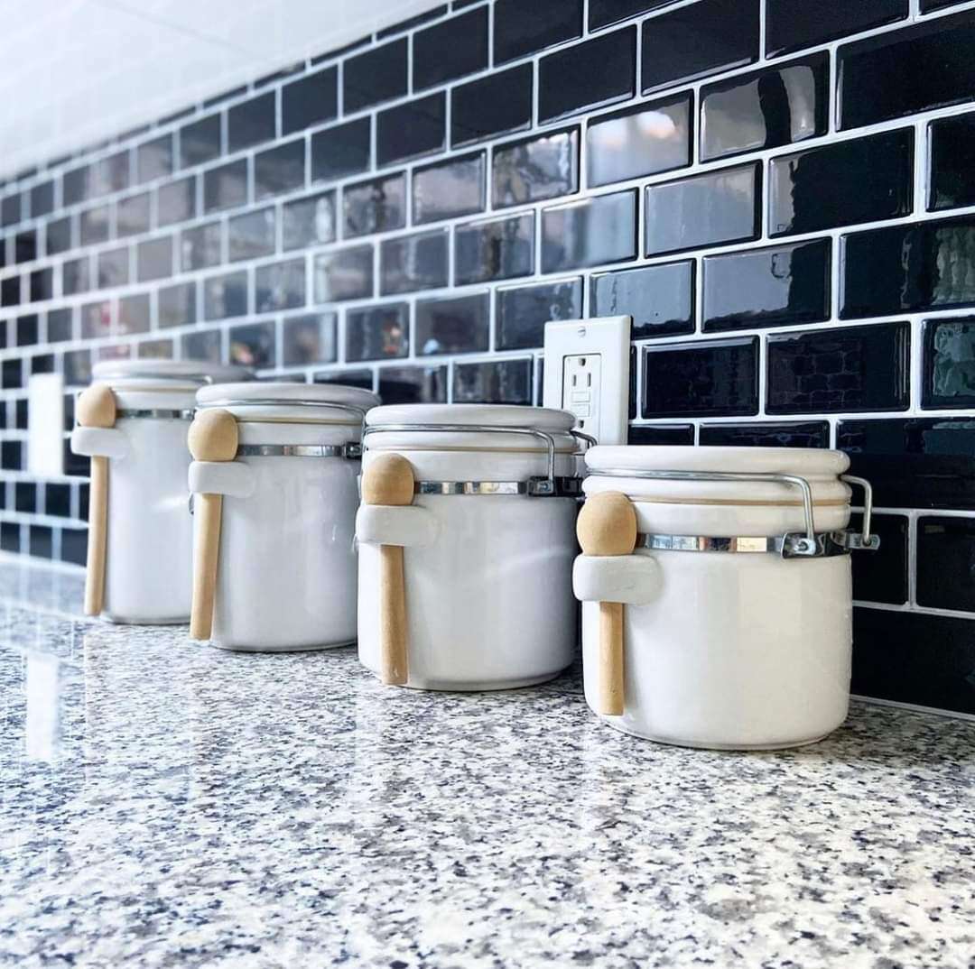 Selvklebende flis, svart Subway 10 pk.