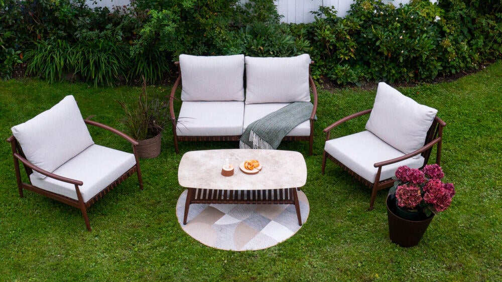 Naterial Retro sofa