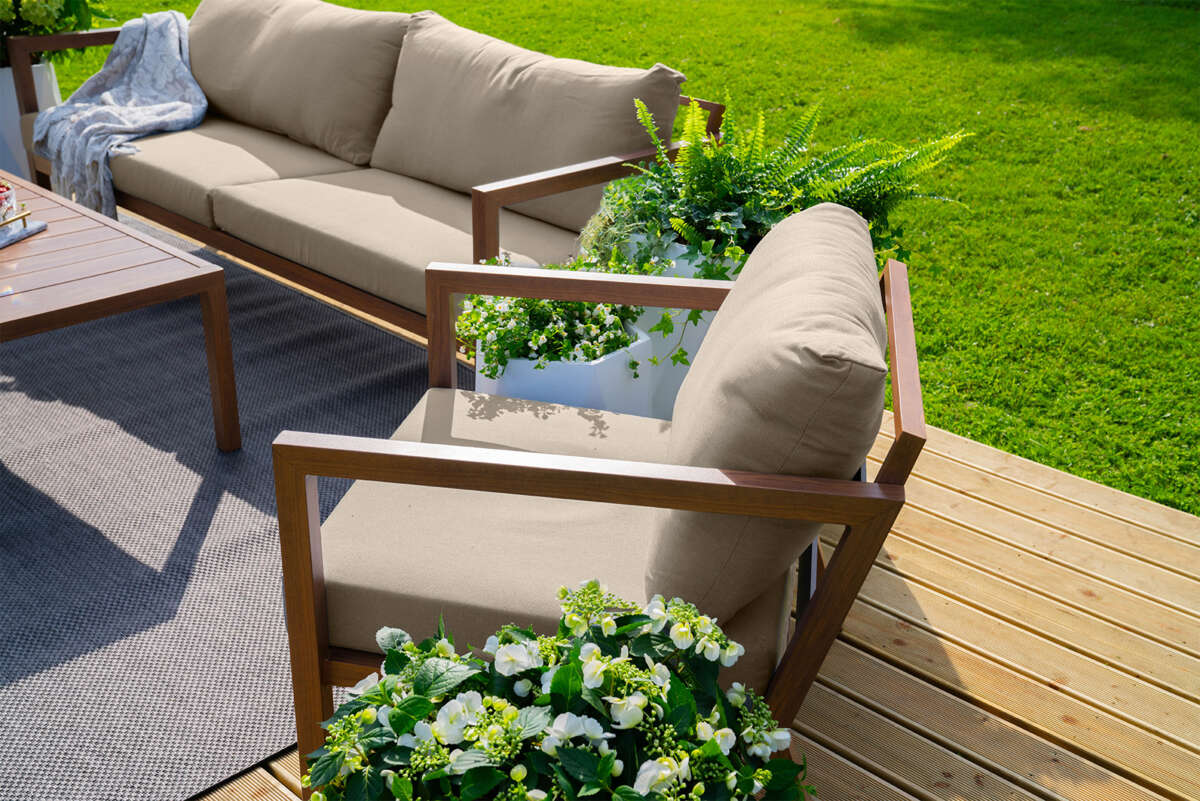 Røst sofagruppe teak og beige vanntette putetrekk