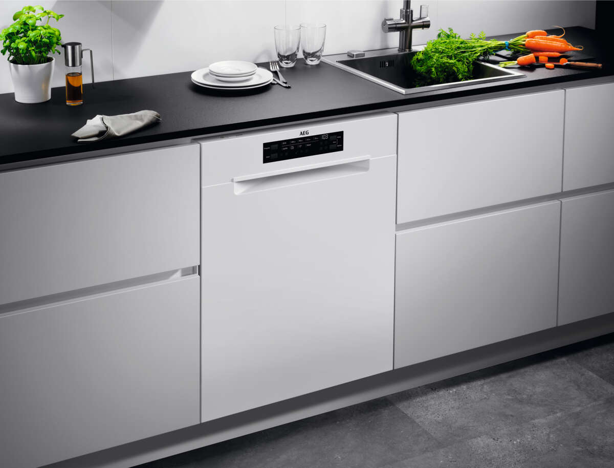 AEG FBB63647PW oppvaskmaskin