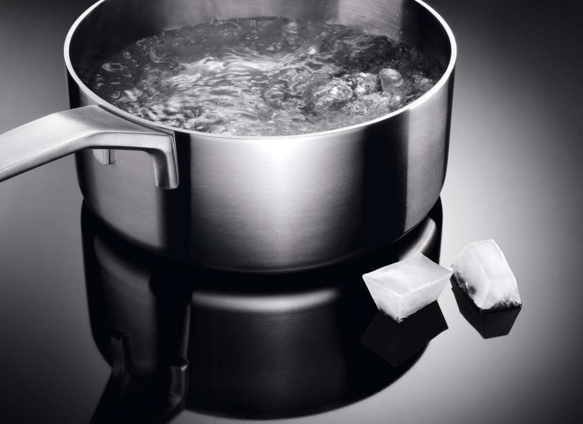 Electrolux SurroundCook LKI64404NW komfyr