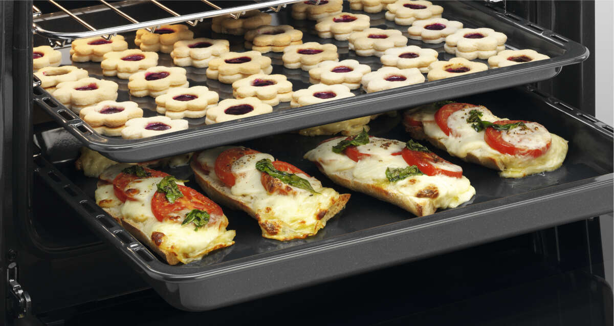 Electrolux SurroundCook LKI64404NW komfyr