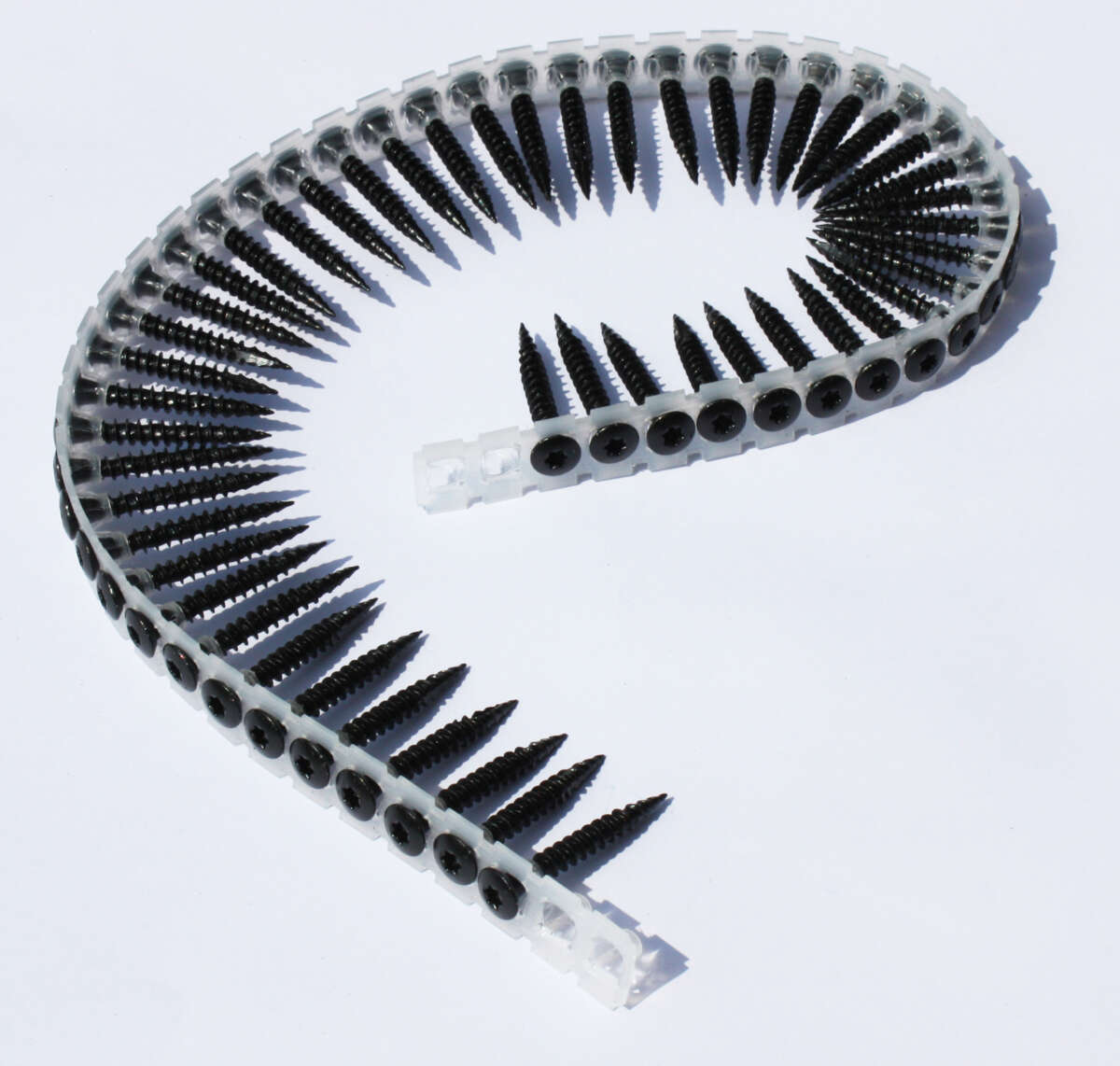 Isola powertekkskrue båndet