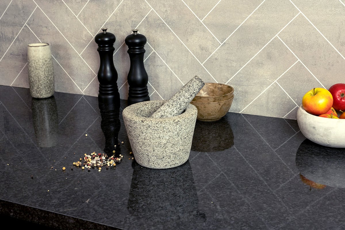 Artikkelbilde-Benkeplate-Level-Sort-Granitt-Laminat.jpg