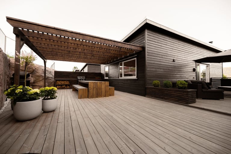 Terrassebeis gir et elegant uttrykk og beskytter effektivt mot vær og slitasje