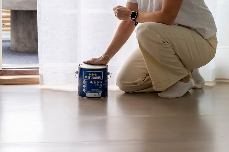 Forny gulvet med maling eller lakk