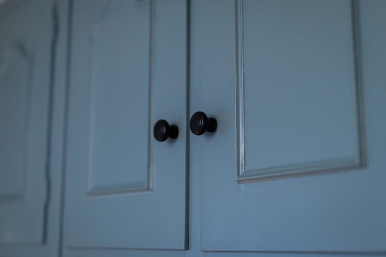 Slik maler du et gammelt garderobeskap