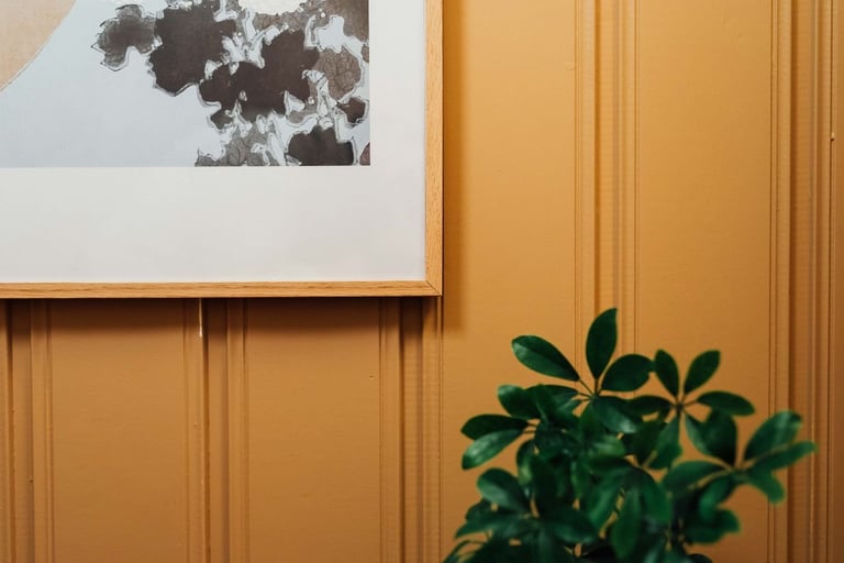 Slik maler du en malt panelvegg