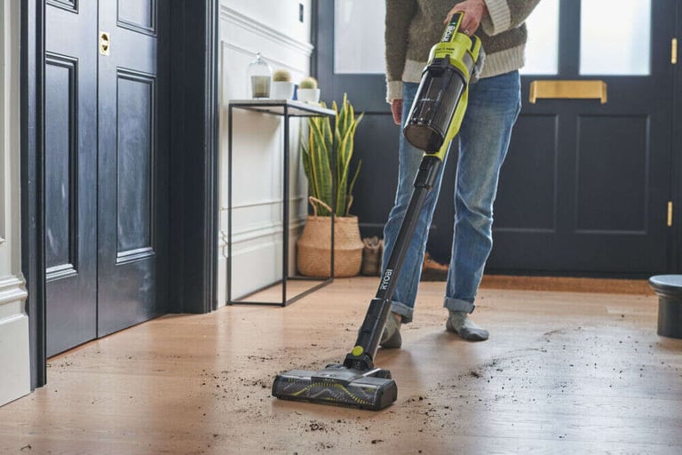 Ryobi støvsuger kit RSV18X-1X40G 18V 4,0Ah | Obsbygg.no