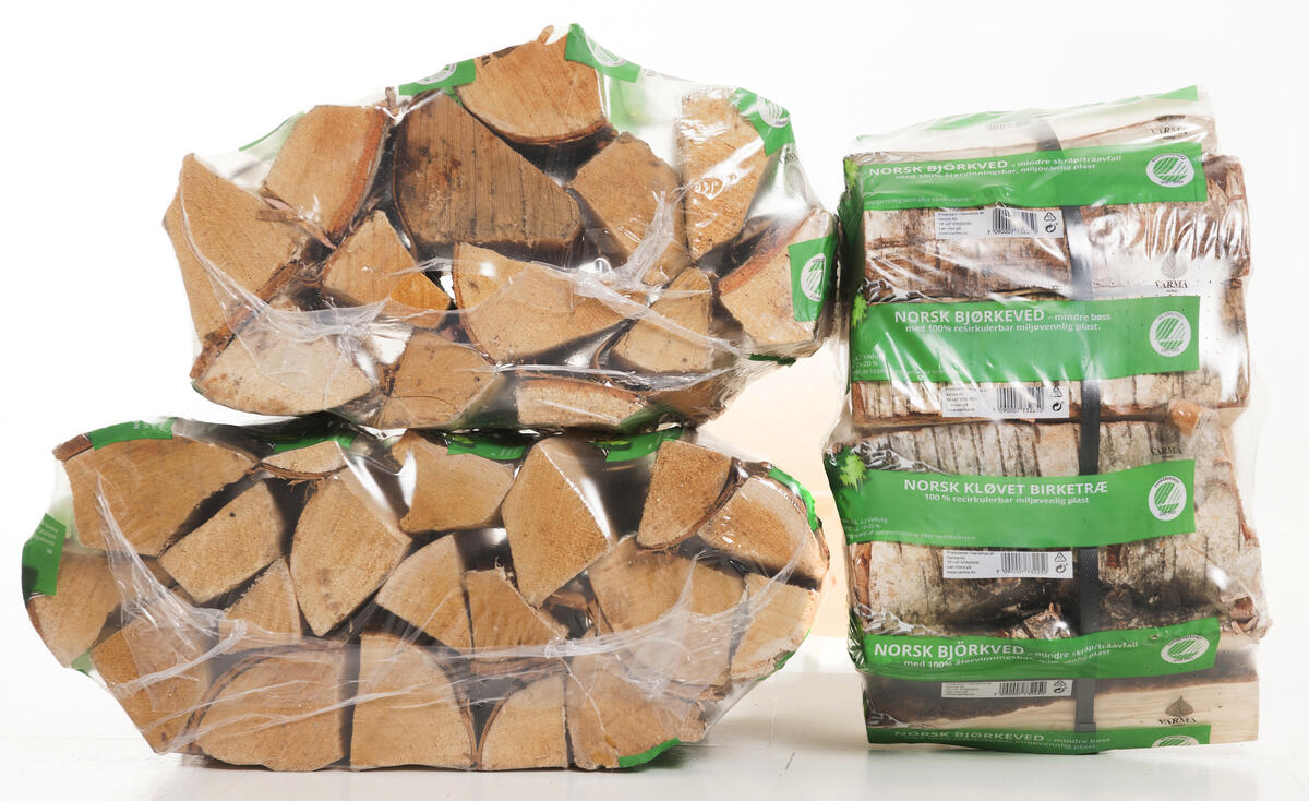 Varma norsk bjørkeved 30L Bjørkeved i 100% resirkulerbar miljøvennlig plast. 30L