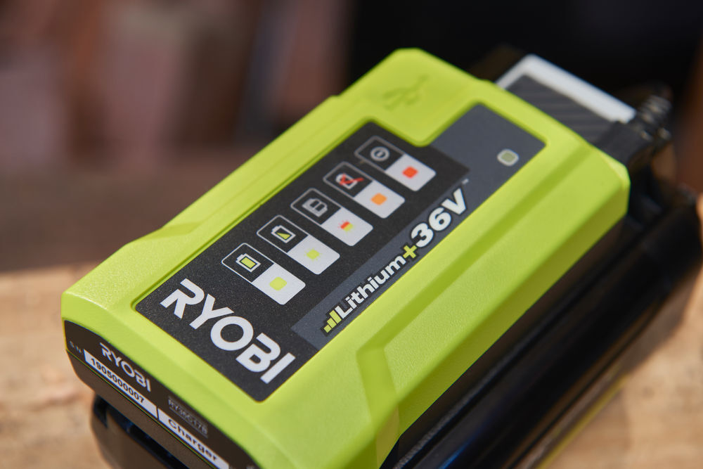 Produkt miniatyrebild Ryobi 1,7 Amp/tim. Batterilader 36V RY36C17A