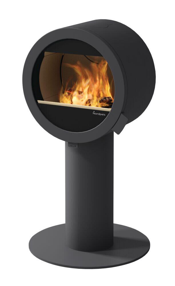 Nordpeis Me Pedestal uten sideglass peisovn Me Pedestal er en klassisk ovn, med et moderne, rent design.