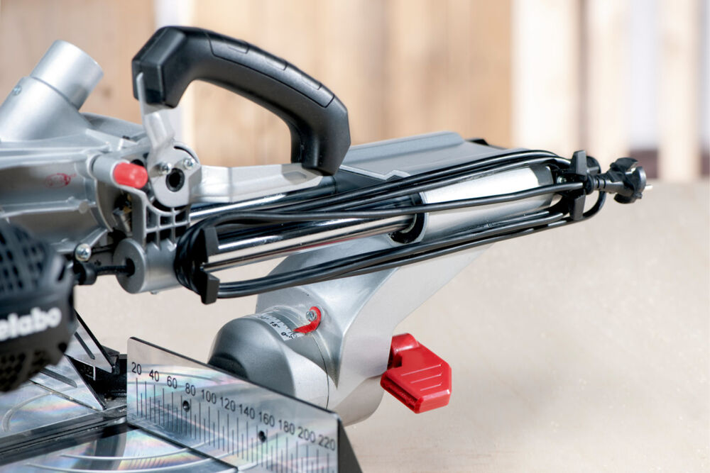 Produkt miniatyrebild Metabo KGS 216 M kapp- og gjæringssag