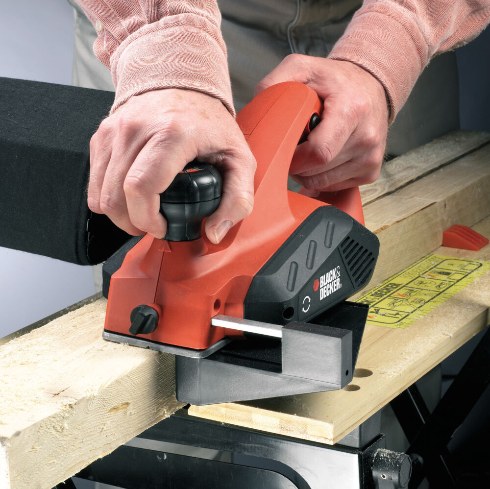 Produkt miniatyrebild BLACK+DECKER høvel 710 Watt 82mm