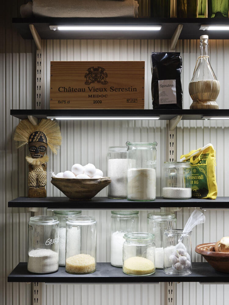 LEDVANCE Oppladbar LED-list med bevegelsessensor og skumringsrele